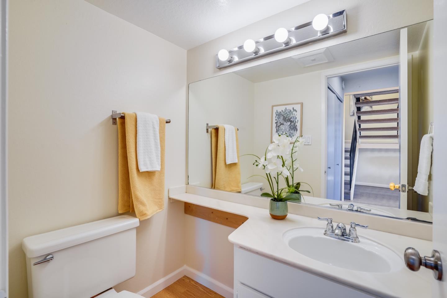 2530 West Middlefield Road Mountain View, CA 94043 - Photo 15 of 34 Gallery Image 15