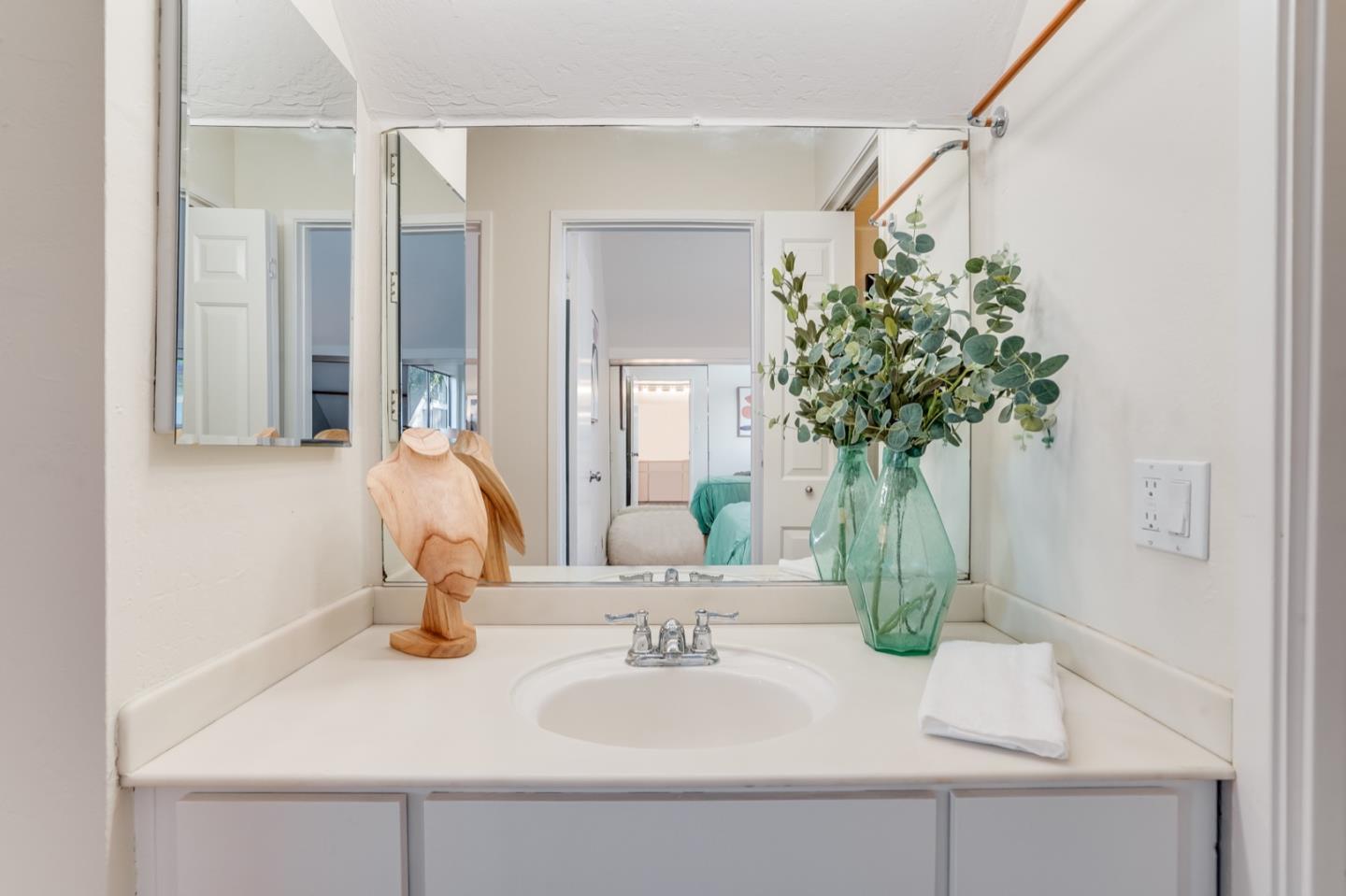 2530 West Middlefield Road Mountain View, CA 94043 - Photo 21 of 34 Gallery Image 21