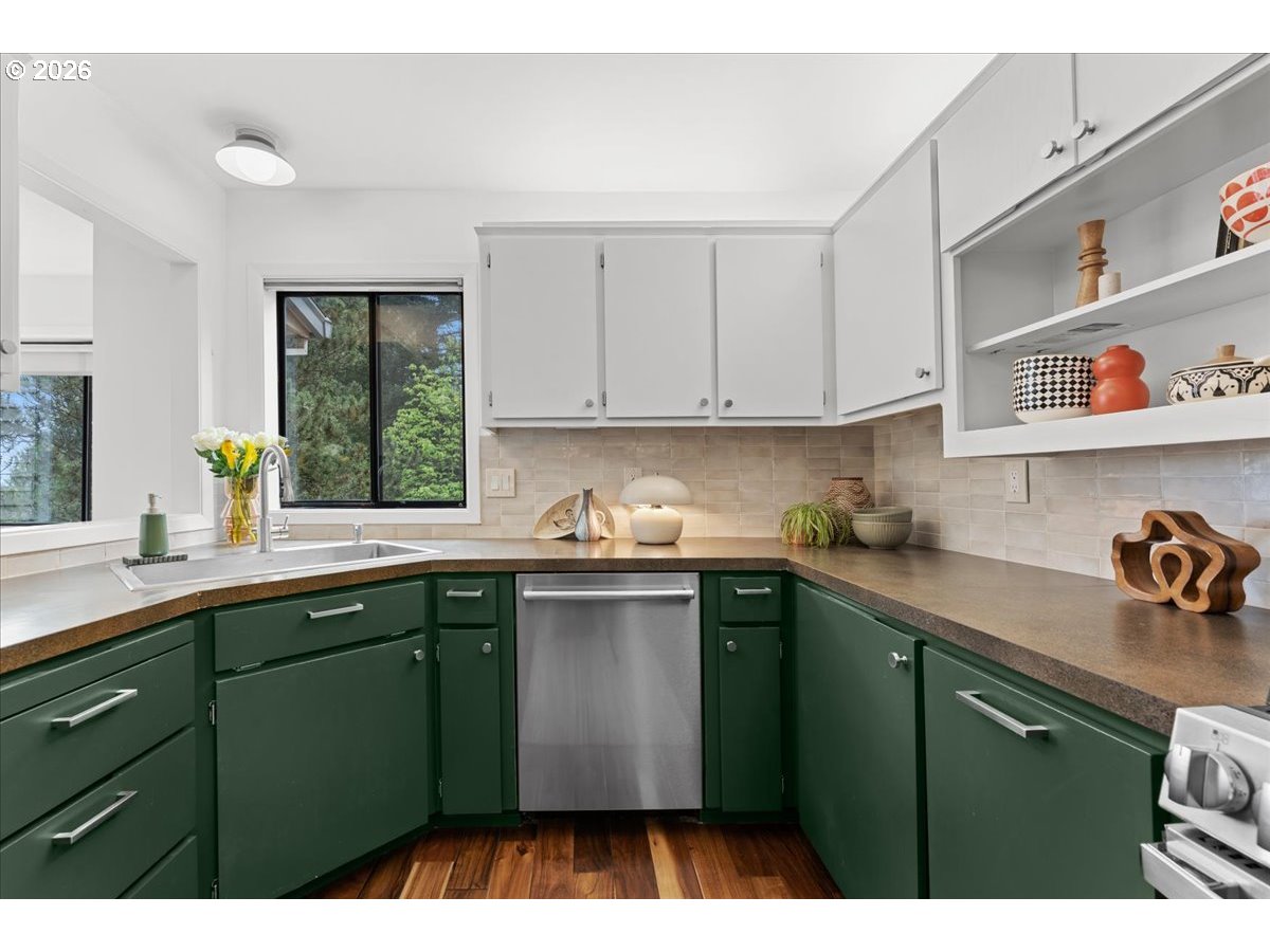 7720 Southwest Ruby Terrace Portland, OR 97219 - Photo 24 of 46 Gallery Image 24