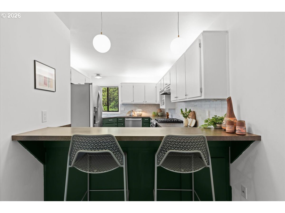 7720 Southwest Ruby Terrace Portland, OR 97219 - Photo 27 of 46 Gallery Image 27