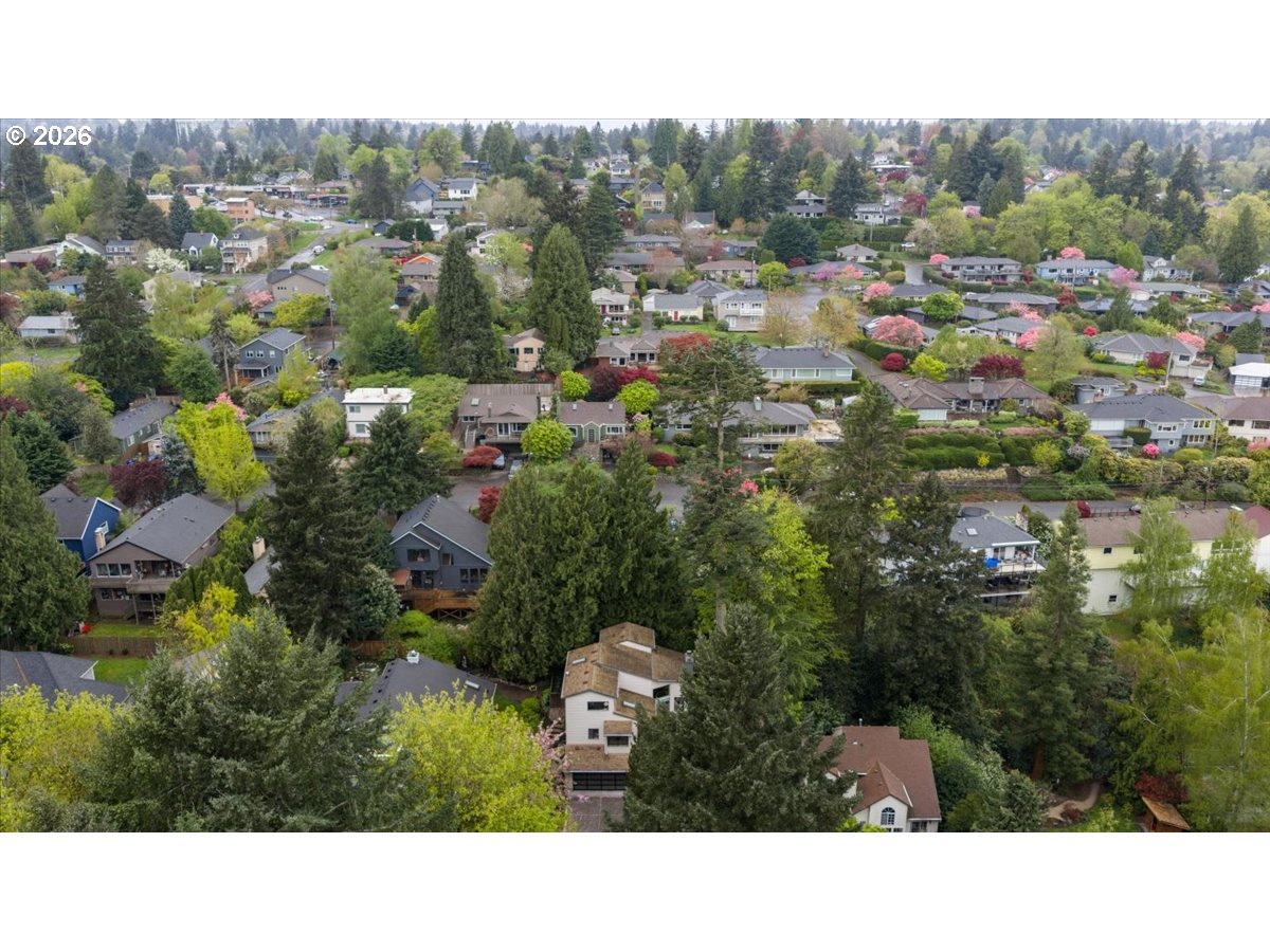 7720 Southwest Ruby Terrace Portland, OR 97219 - Photo 40 of 46 Gallery Image 40