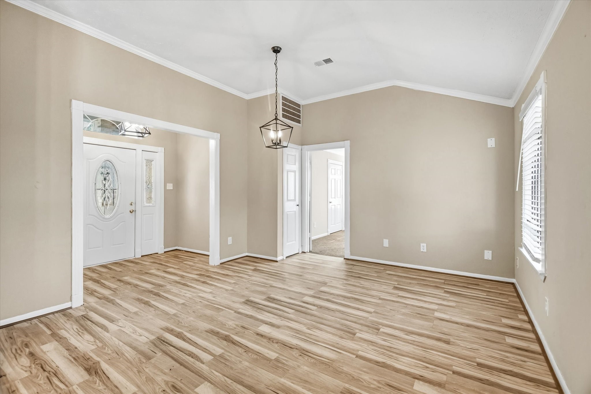 5418 Pershing Street Houston, TX 77033 - Photo 7 of 36