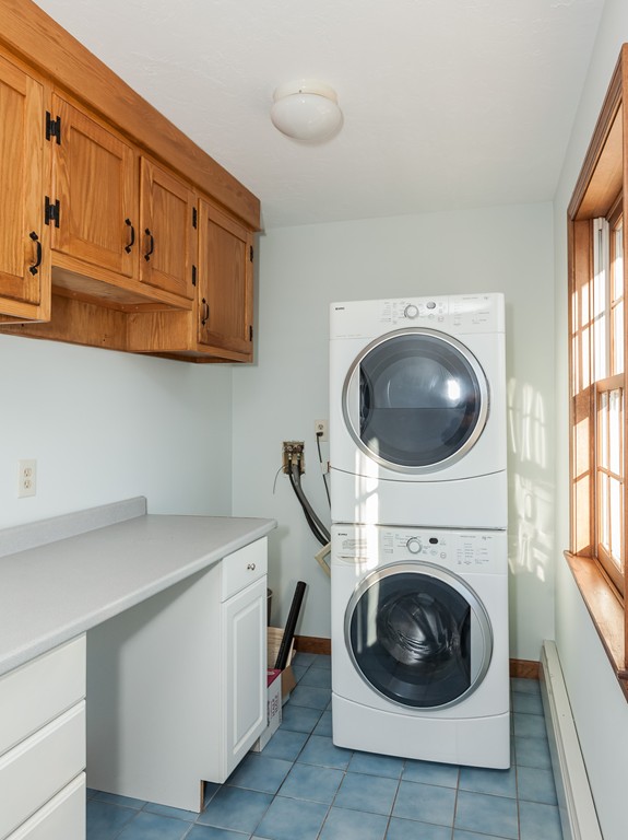 30 Main Road Montgomery, MA 01085 - Photo 10 of 30 a utility room with sink dryer and washer
