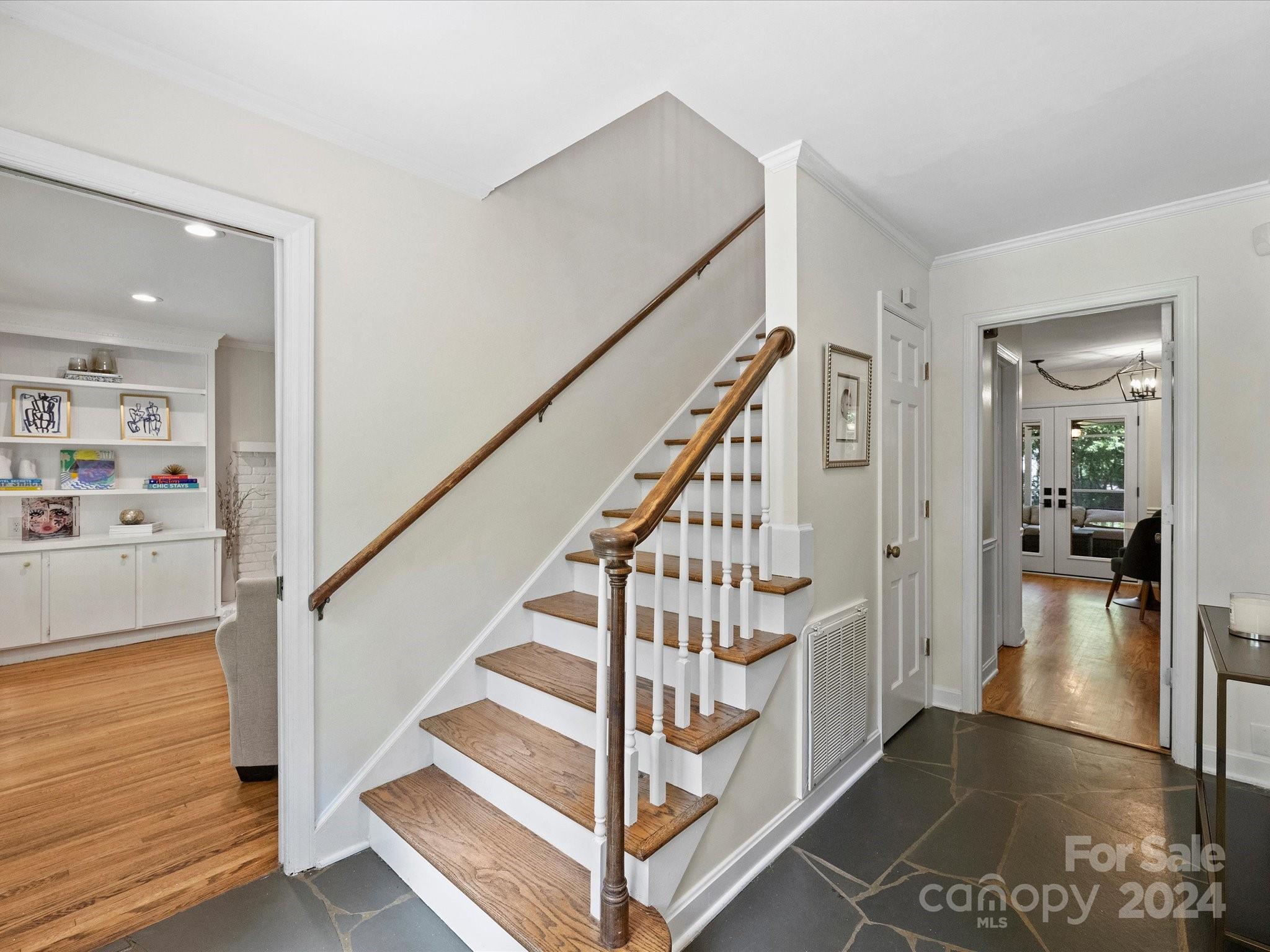 6101 Gate Post Road Charlotte, NC 28211 - Photo 3 of 39 Gallery Image 3