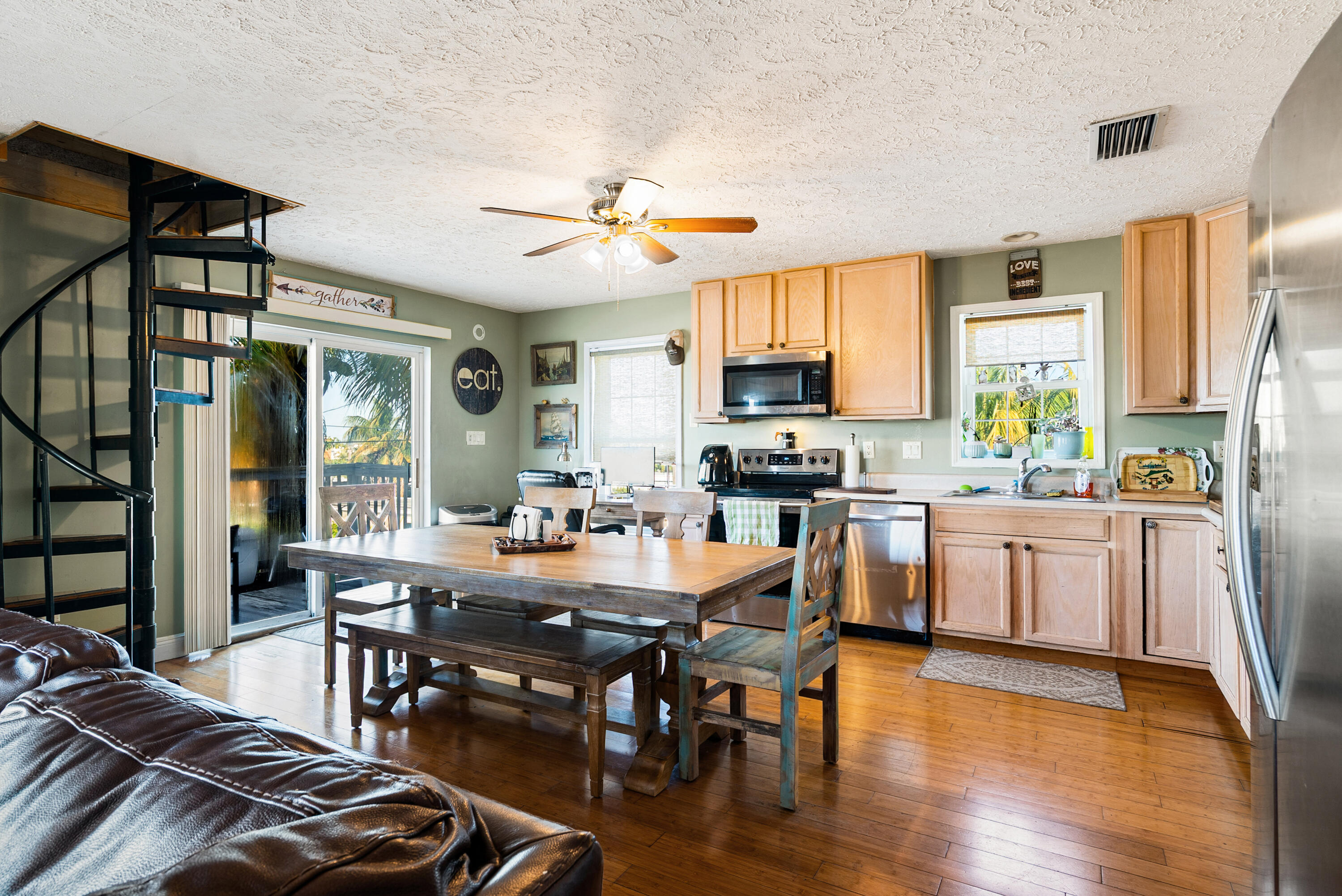 192 2nd Court Key Largo, FL 33037 - Photo 10 of 44 Open kitchen