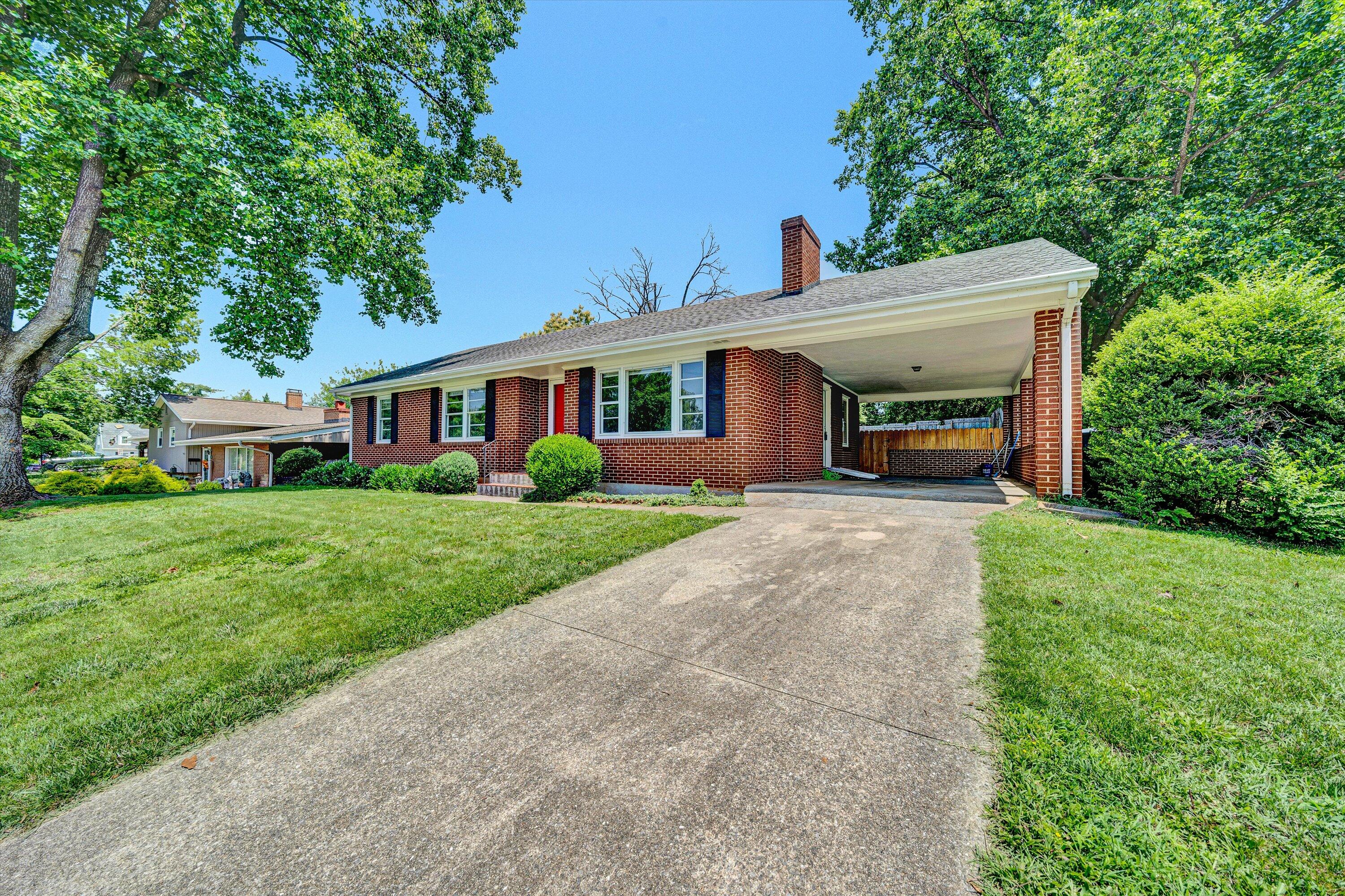 2527 Northminster Road Northwest Roanoke, VA 24012 - Photo 2 of 24 02-SGM-03431