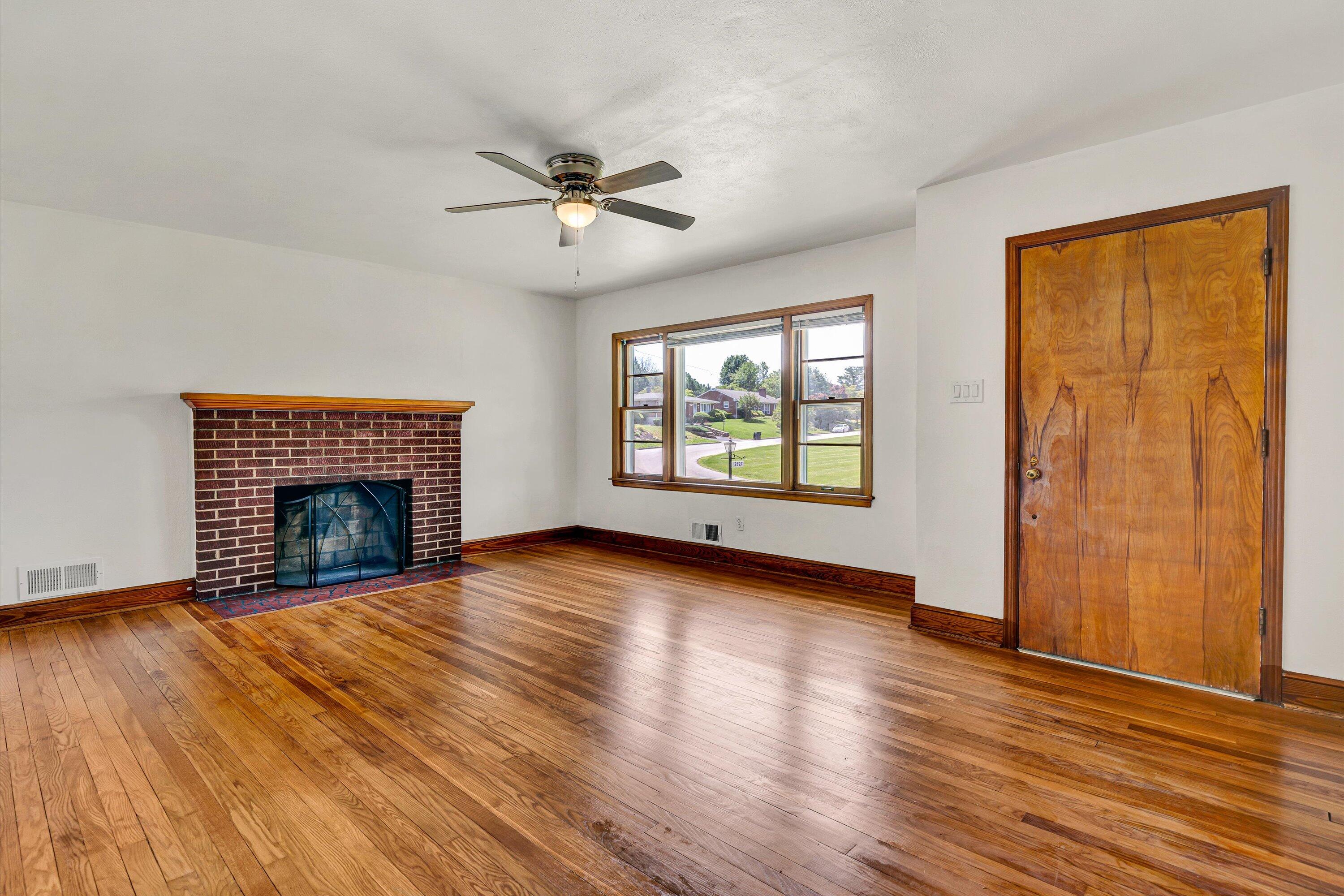 2527 Northminster Road Northwest Roanoke, VA 24012 - Photo 3 of 24 03-SGM-03341
