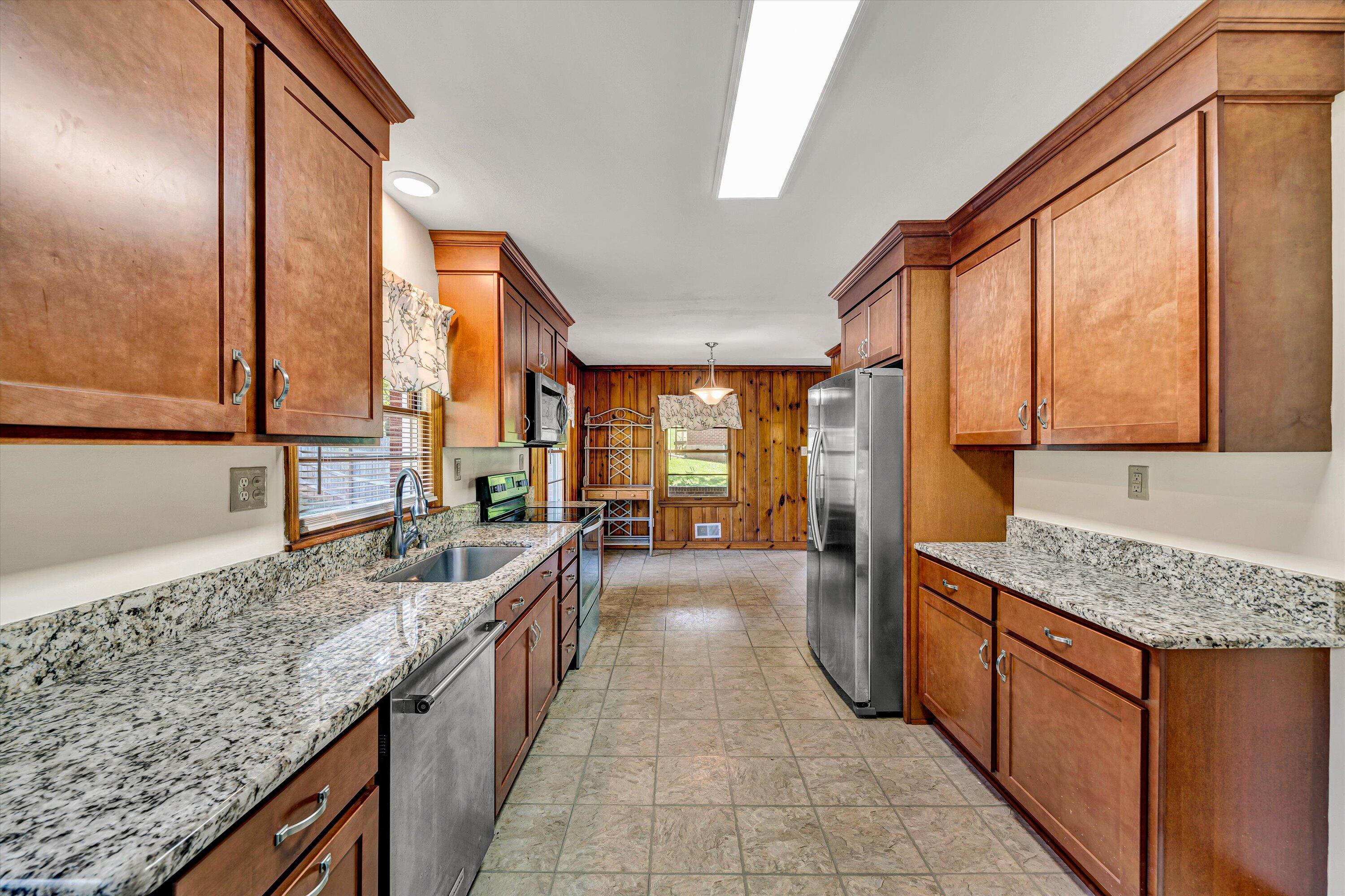 2527 Northminster Road Northwest Roanoke, VA 24012 - Photo 7 of 24 07-SGM-03321