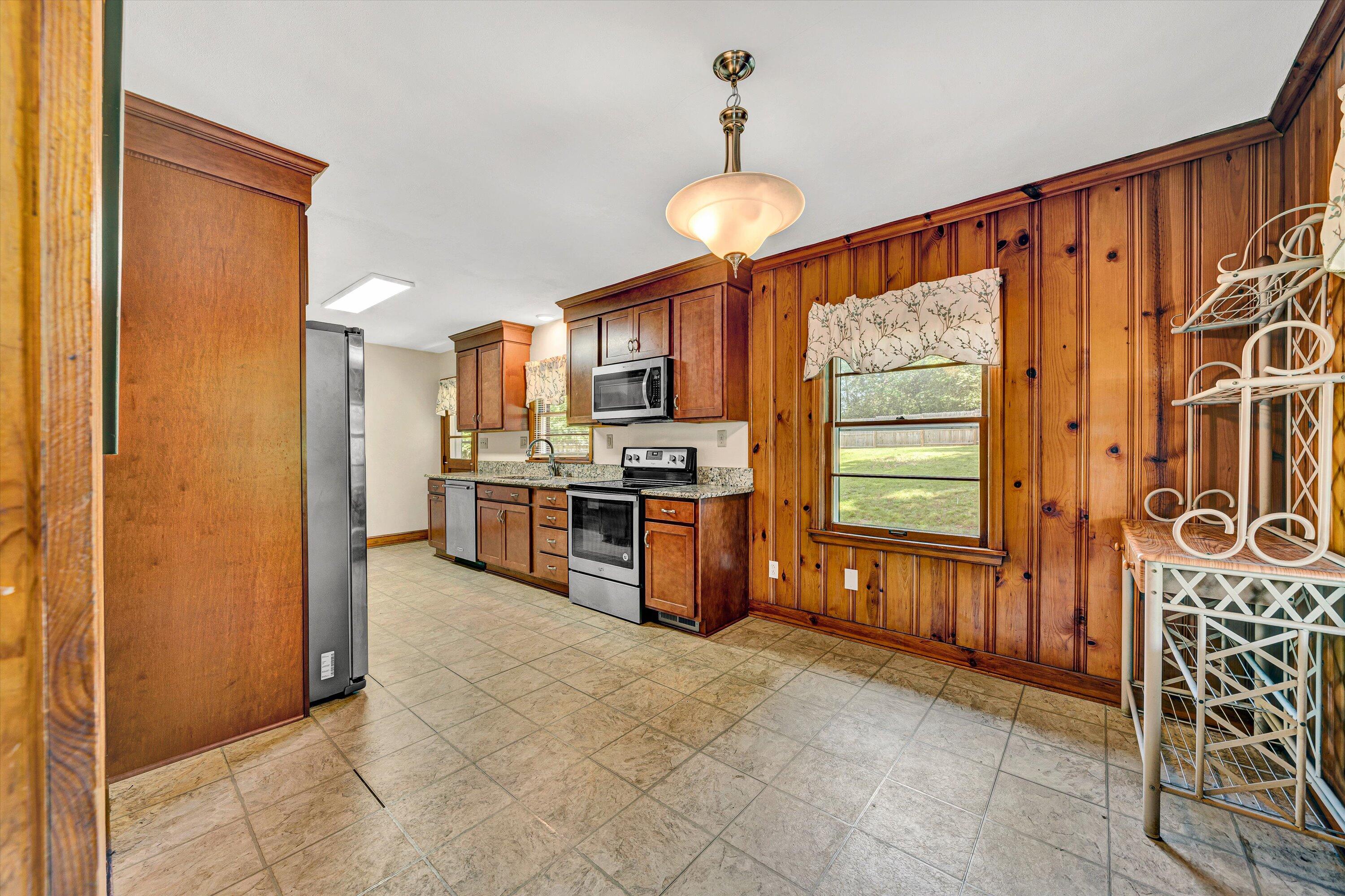 2527 Northminster Road Northwest Roanoke, VA 24012 - Photo 8 of 24 08-SGM-03326