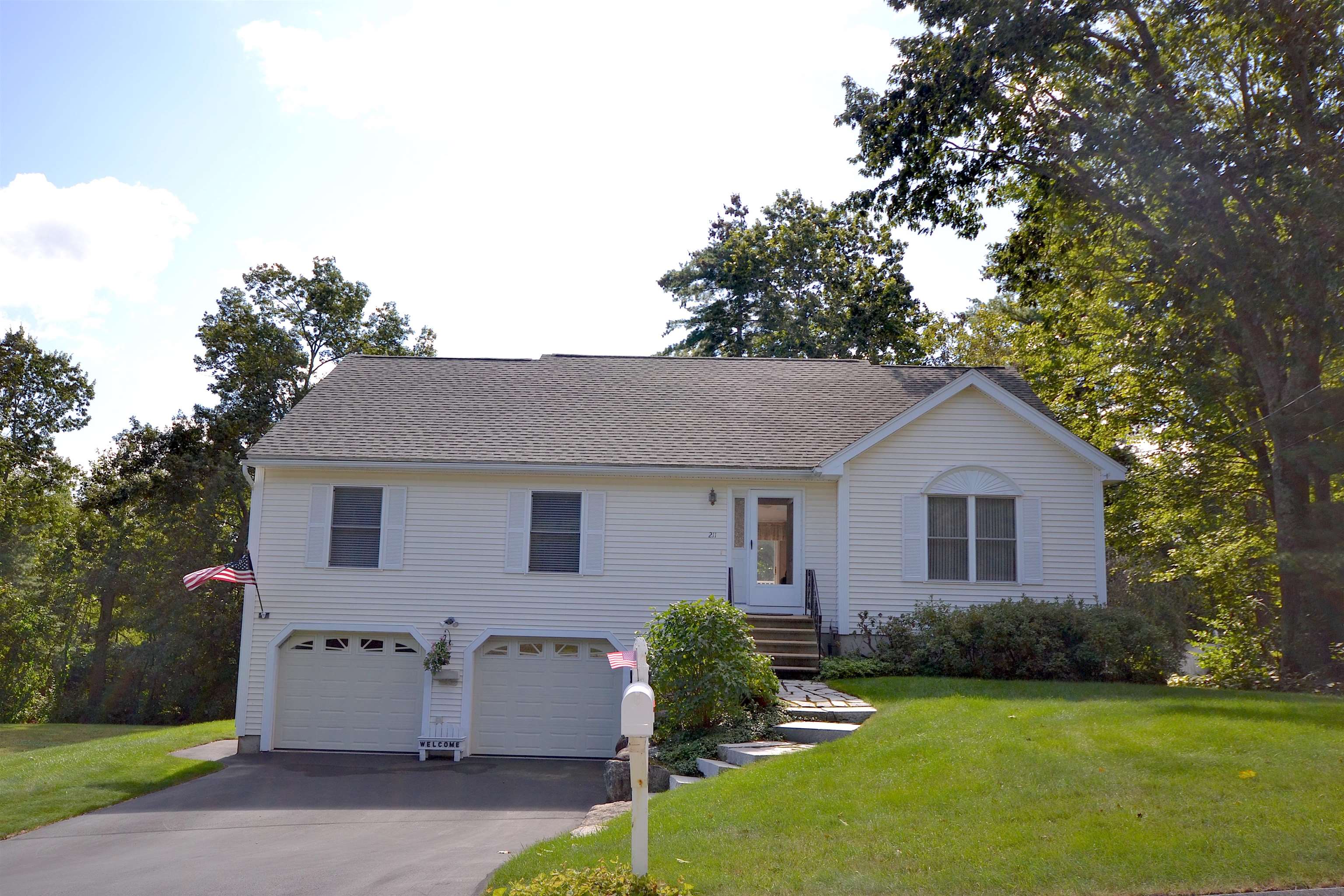211 Aladdin Street Manchester, NH 03104 - Photo 1 of 40