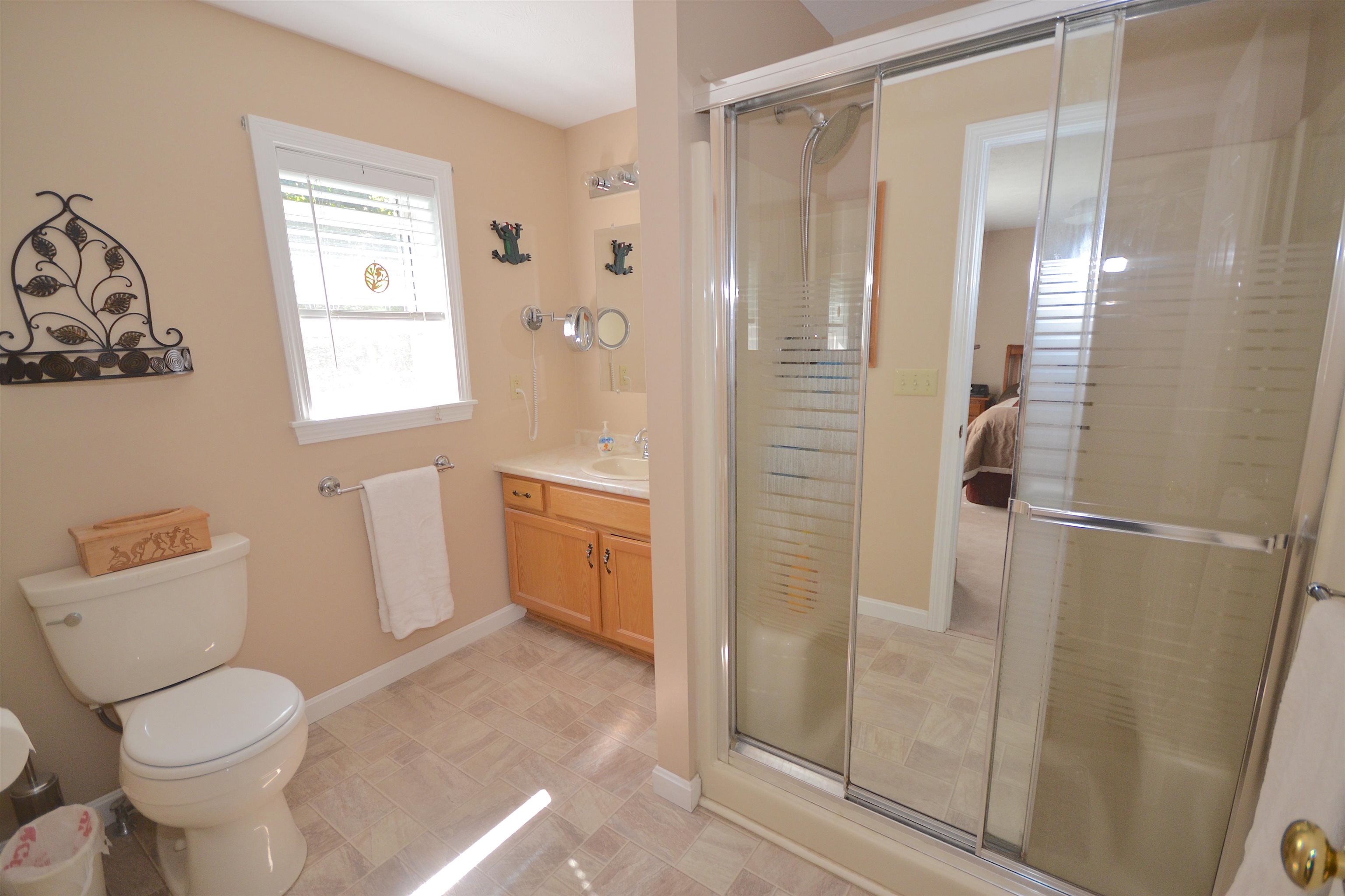 211 Aladdin Street Manchester, NH 03104 - Photo 18 of 40