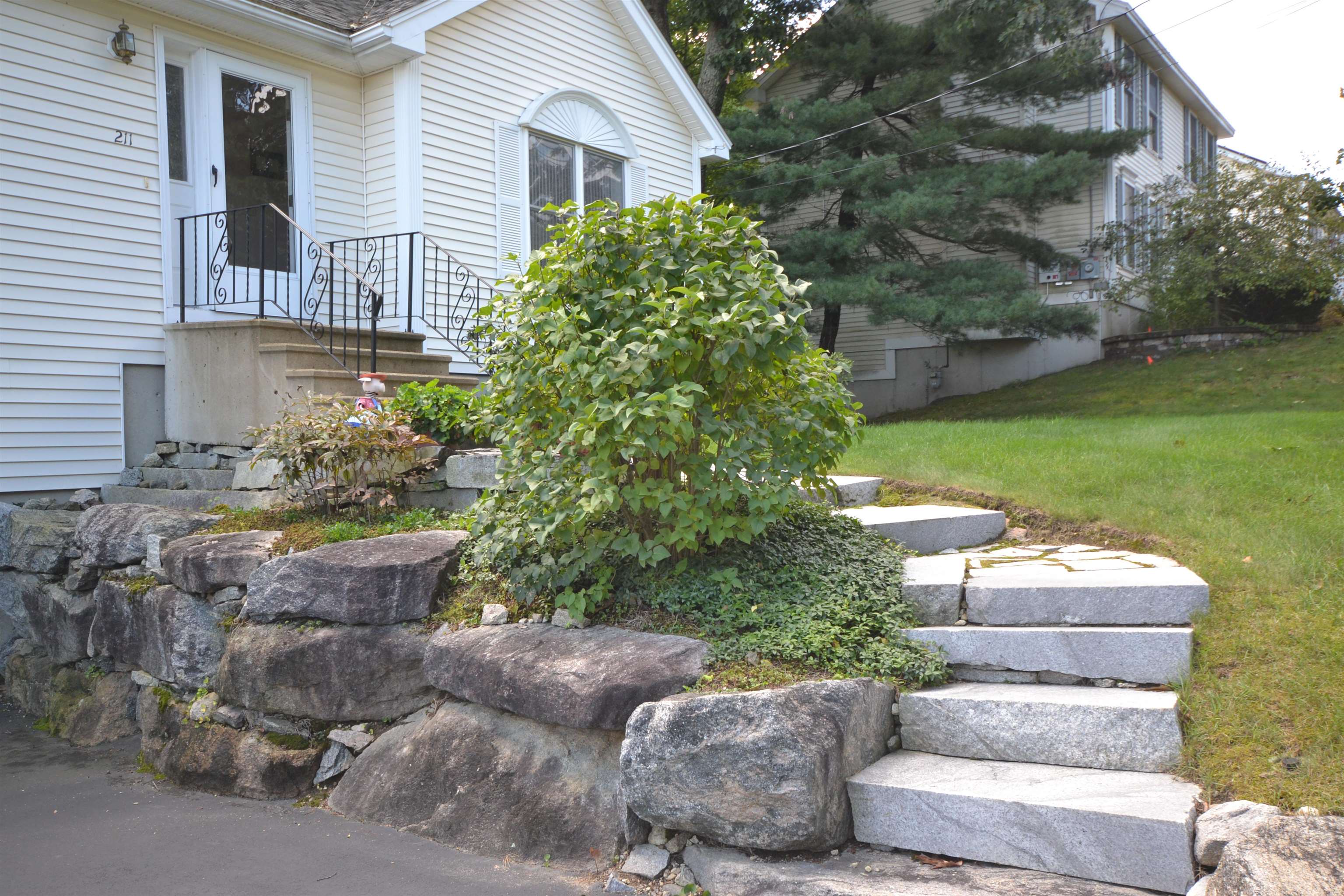 211 Aladdin Street Manchester, NH 03104 - Photo 35 of 40