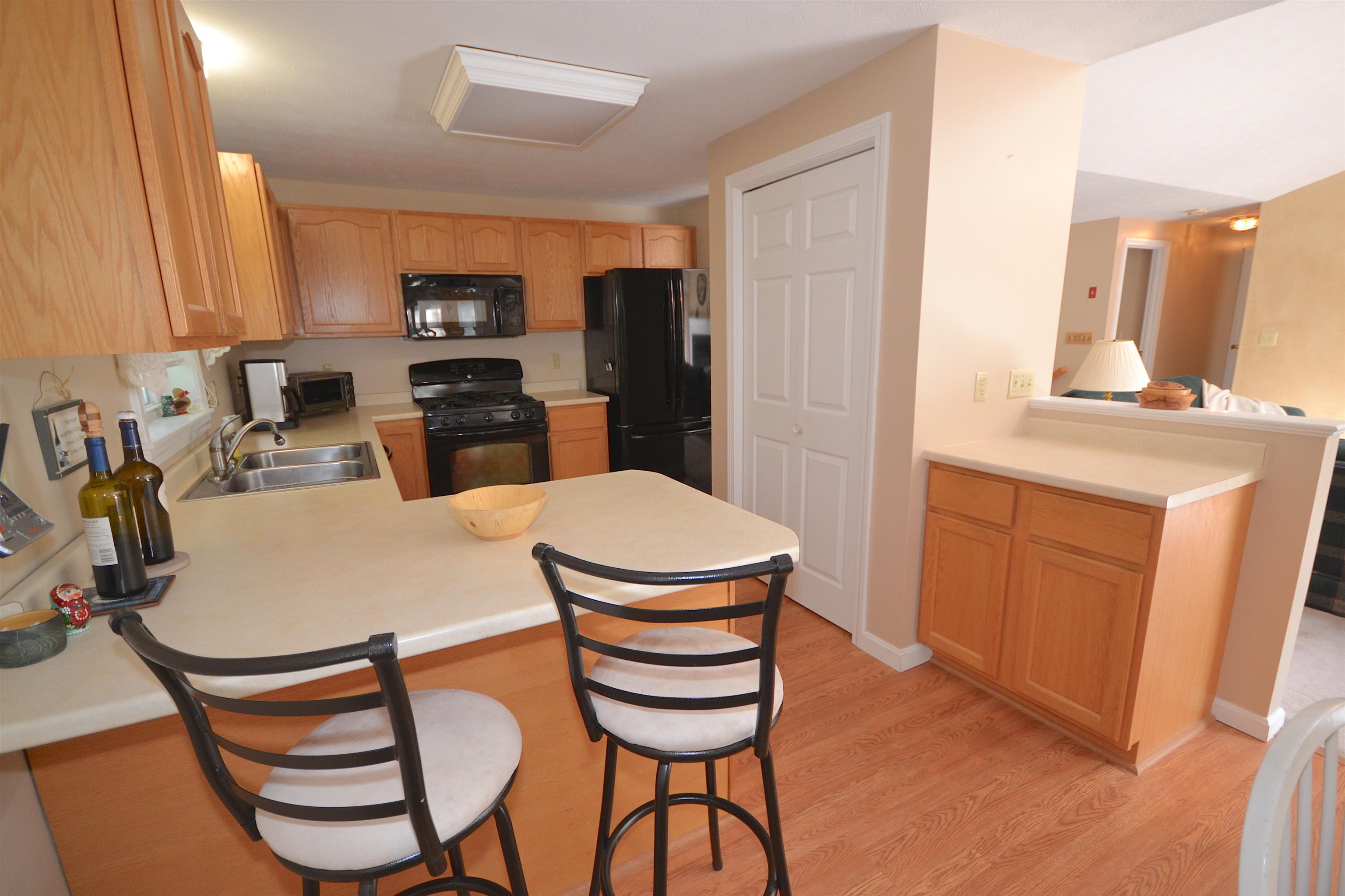 211 Aladdin Street Manchester, NH 03104 - Photo 6 of 40