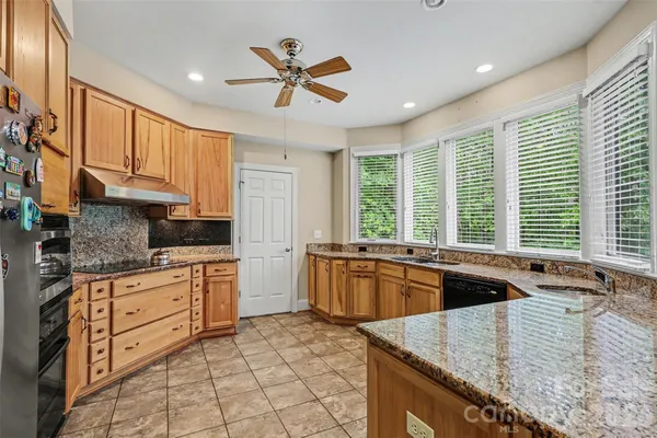 $900,000 | 621 Crystal Bay Drive, Denton, NC 27239