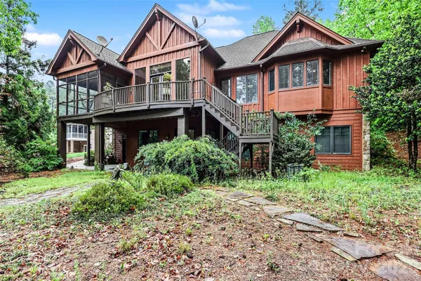 $900,000 | 621 Crystal Bay Drive, Denton, NC 27239