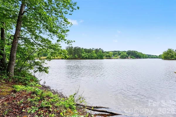 $900,000 | 621 Crystal Bay Drive, Denton, NC 27239