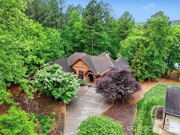 $900,000 | 621 Crystal Bay Drive, Denton, NC 27239