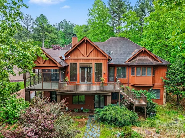 $900,000 | 621 Crystal Bay Drive, Denton, NC 27239