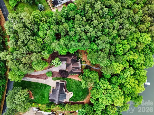 $900,000 | 621 Crystal Bay Drive, Denton, NC 27239