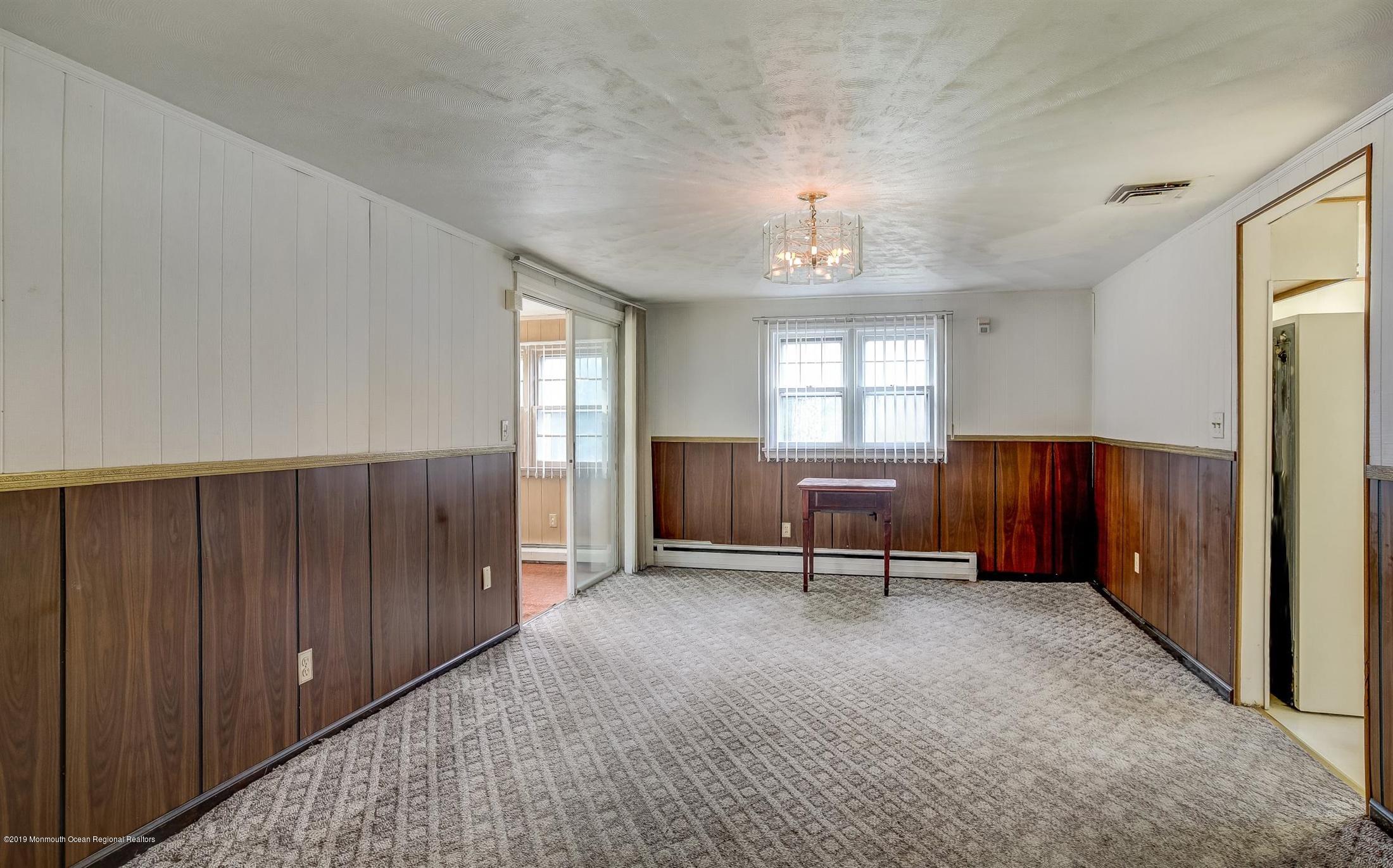 6 Squan Road Millstone Township, NJ 08510 - Photo 12 of 27 Living Room
