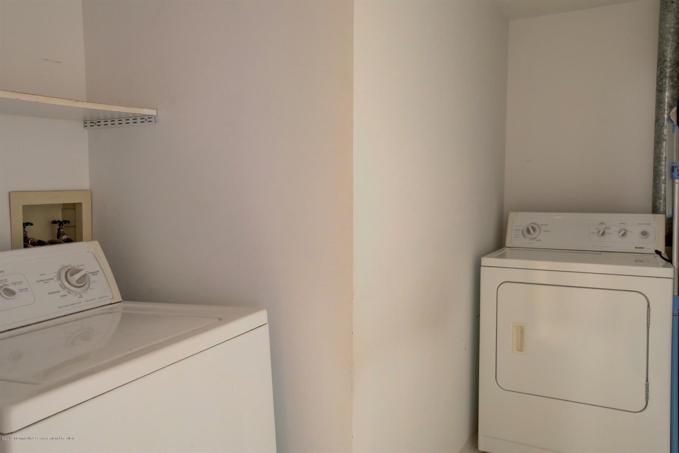 6 Squan Road Millstone Township, NJ 08510 - Photo 20 of 27 Utility Room