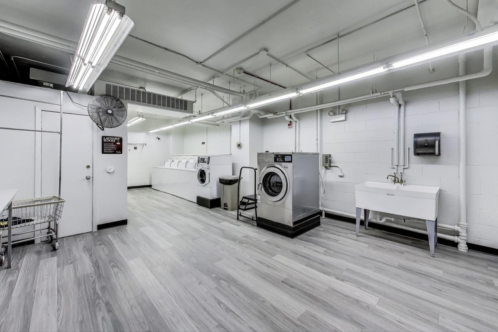 1401 East 55th Street, Unit 602N Chicago, IL 60615 - Photo 17 of 18