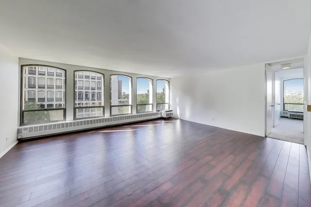 $209,000 | 1401 East 55th Street, Unit 602N, Chicago, IL 60615