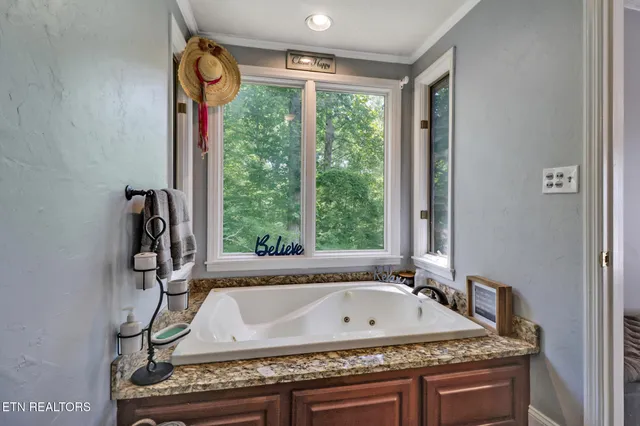 $995,000 | 285 Timberline Drive, Kingston, TN 37763