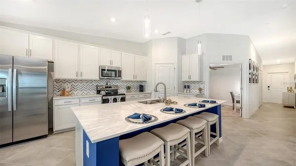 $7,500 | 12550 Galapagos Court, Unit 205, Venice, FL 34293