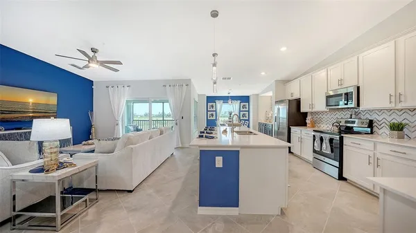 $7,500 | 12550 Galapagos Court, Unit 205, Venice, FL 34293