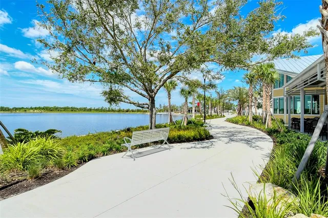 $6,500 | 12550 Galapagos Court, Unit 205, Venice, FL 34293