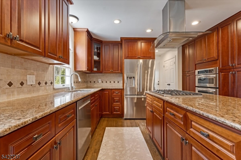 42 Dean Road Mendham, NJ 07945 - Photo 7 of 27