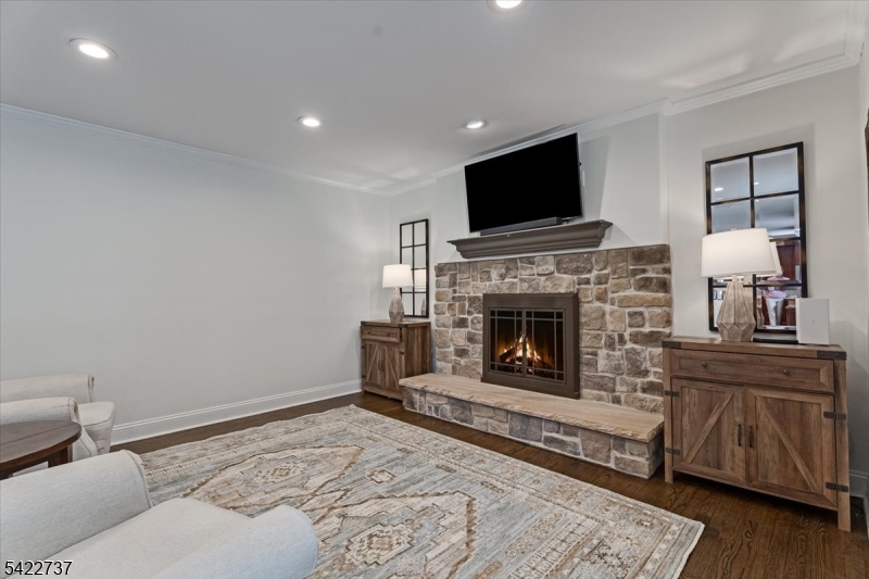 42 Dean Road Mendham, NJ 07945 - Photo 9 of 27