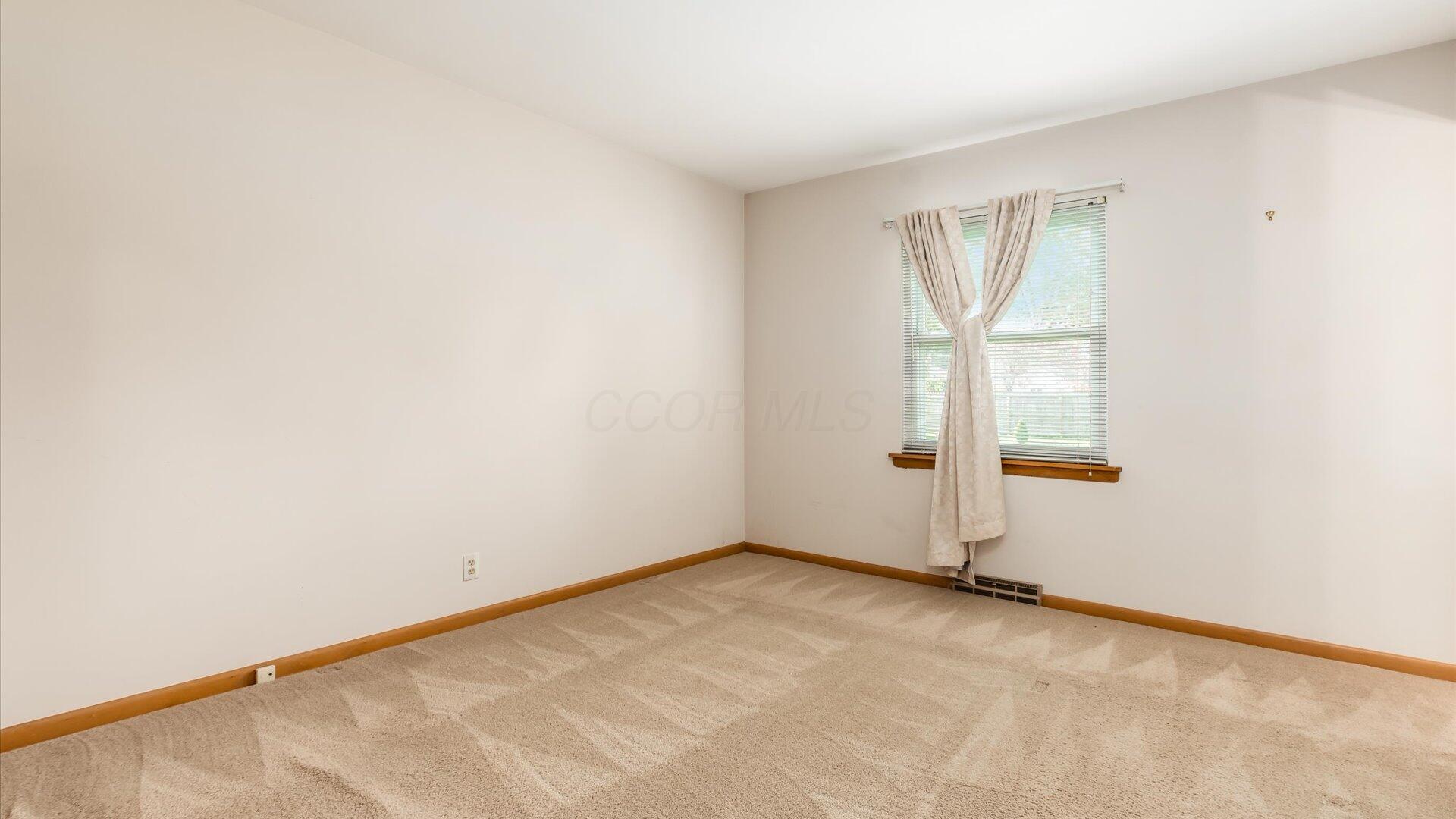 711 Sherwick Road Newark, OH 43055 - Photo 15 of 31 Primary Bedroom