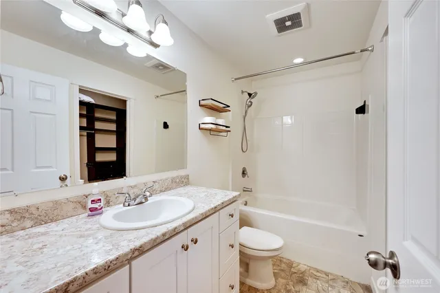 $2,500 | 18760 1st Avenue Northeast, Suquamish, WA 98392