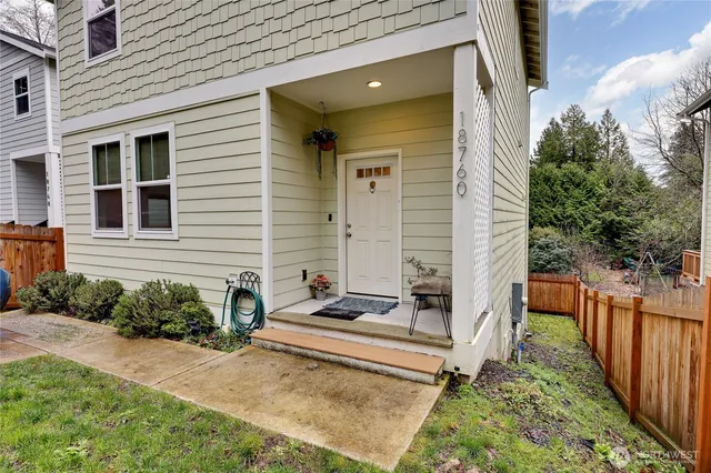 $2,500 | 18760 1st Avenue Northeast, Suquamish, WA 98392