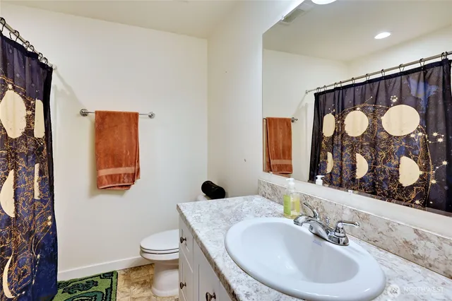 $2,500 | 18760 1st Avenue Northeast, Suquamish, WA 98392