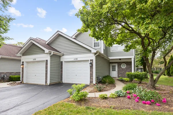 $2,600 | 1175 Regency Drive, Schaumburg, IL 60193