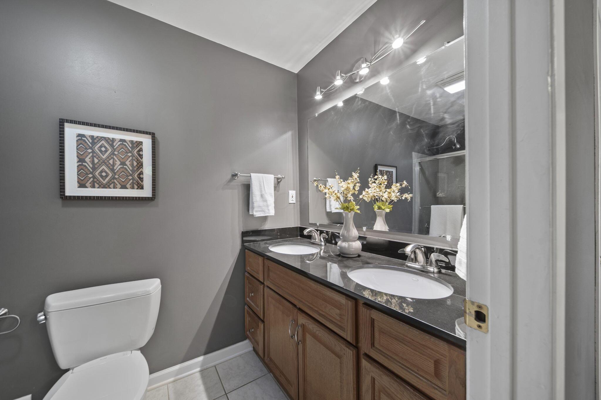184 East Schrock Road Westerville, OH 43081 - Photo 25 of 61 Primary Bathroom