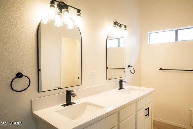 $529,900 | 1207 West Sea Bass Court, Gilbert, AZ 85233