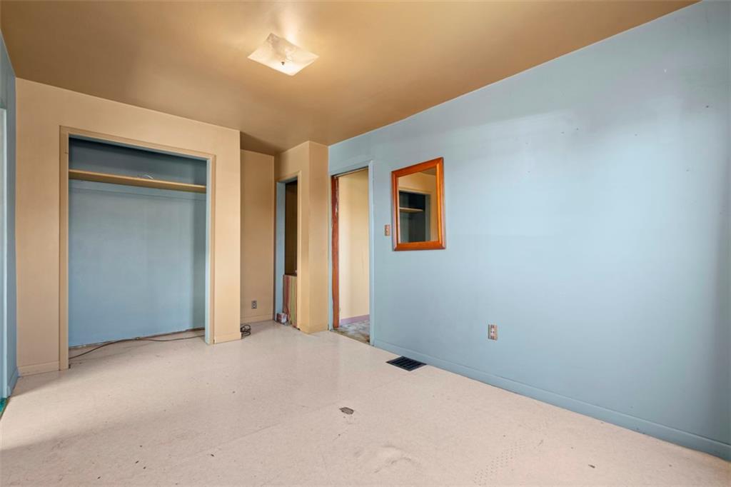 932 Ridge Avenue McKees Rocks, PA 15136 - Photo 29 of 32