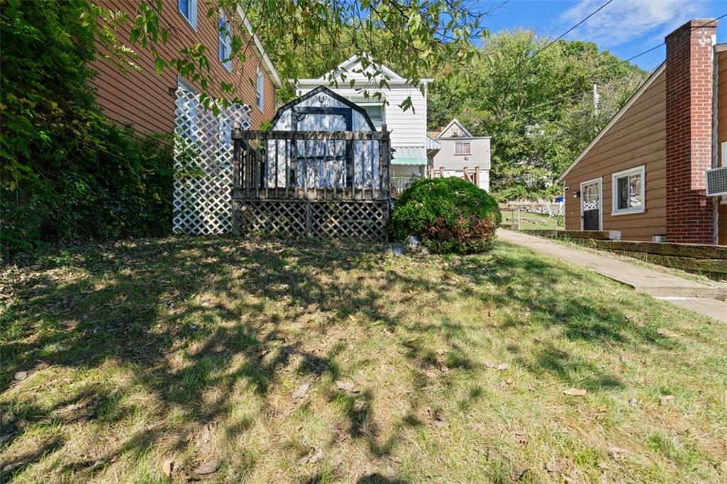 932 Ridge Avenue McKees Rocks, PA 15136 - Photo 3 of 32