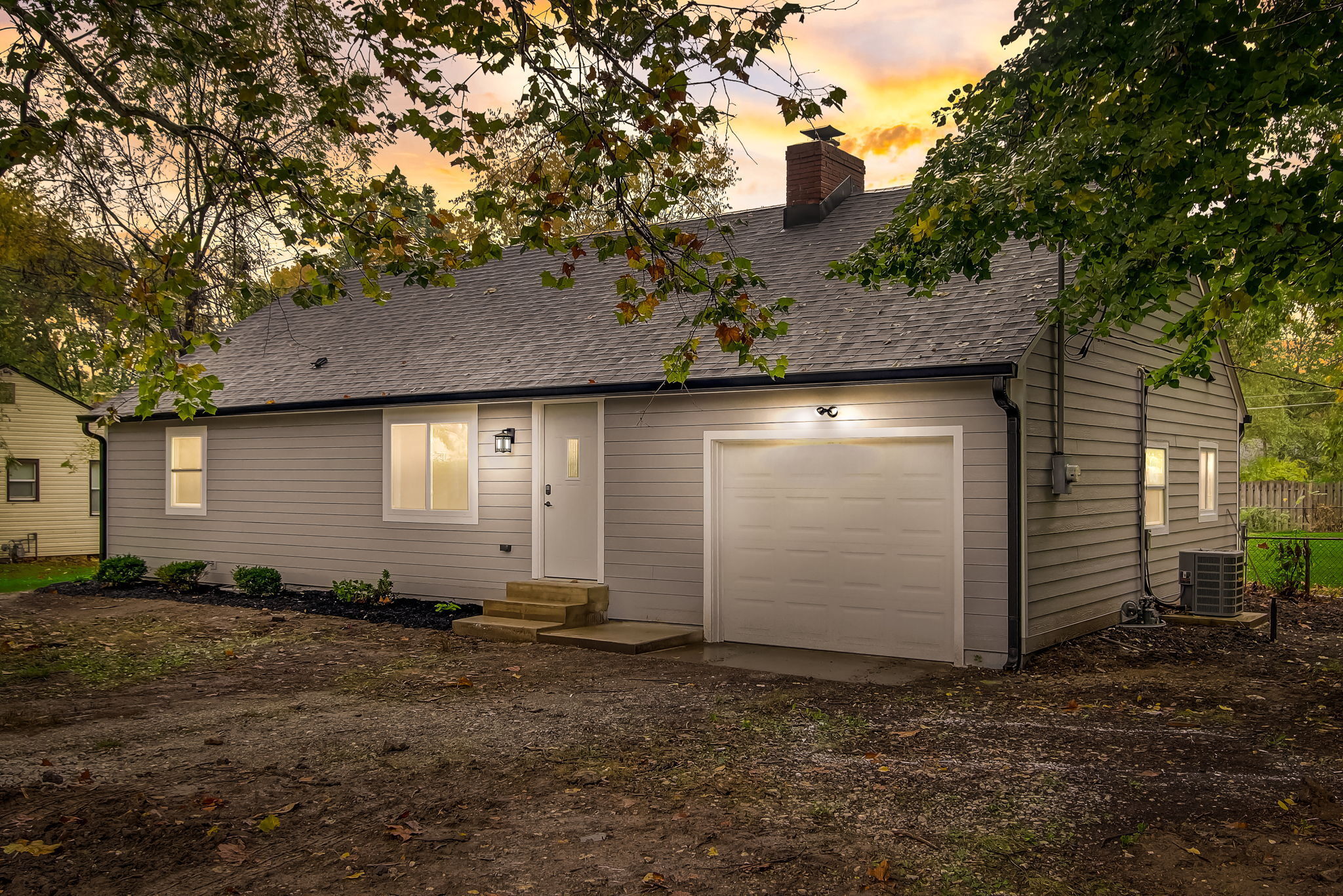 7661 Harcourt Road Indianapolis, IN 46260 - Photo 2 of 28 Gallery Image 2