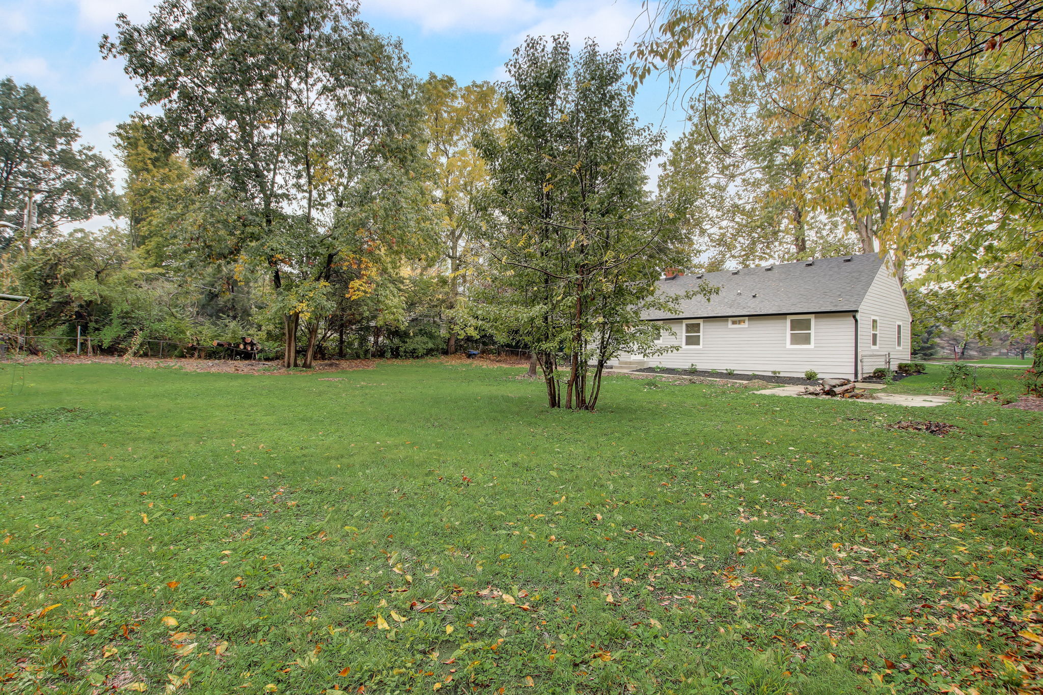 7661 Harcourt Road Indianapolis, IN 46260 - Photo 21 of 28 Gallery Image 21