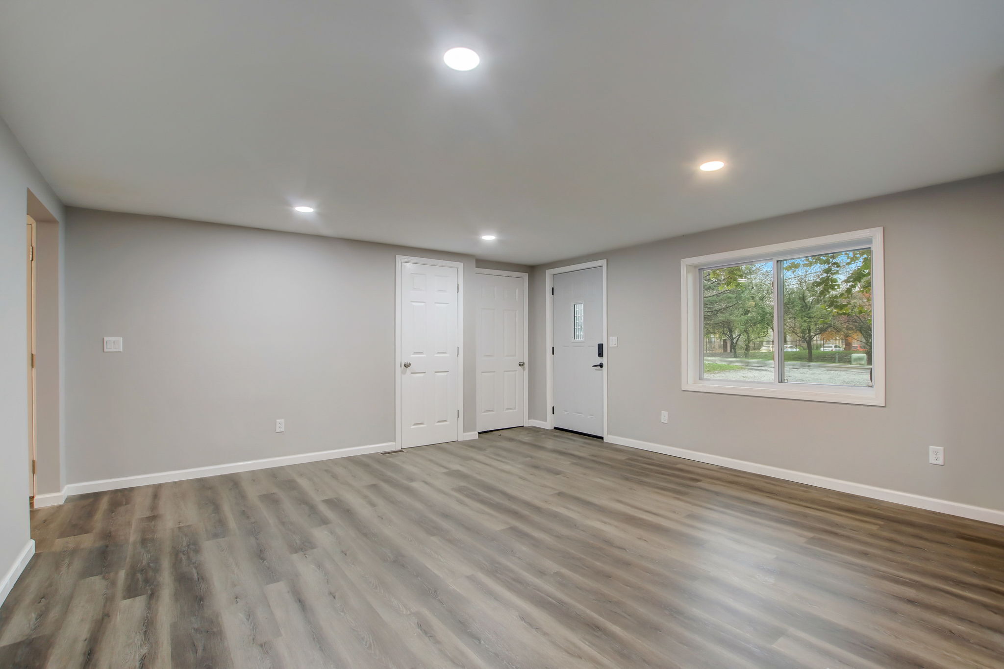 7661 Harcourt Road Indianapolis, IN 46260 - Photo 4 of 28 Gallery Image 4
