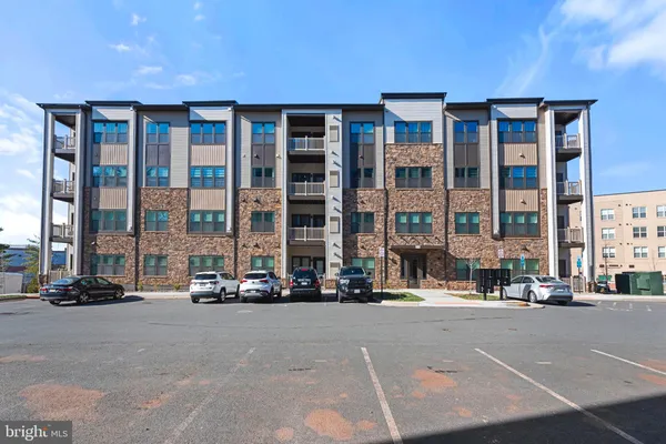 $2,800 | 46270 Mount Allen Terrace, Unit 303, Sterling, VA 20164