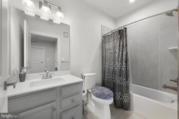 $2,800 | 46270 Mount Allen Terrace, Unit 303, Sterling, VA 20164