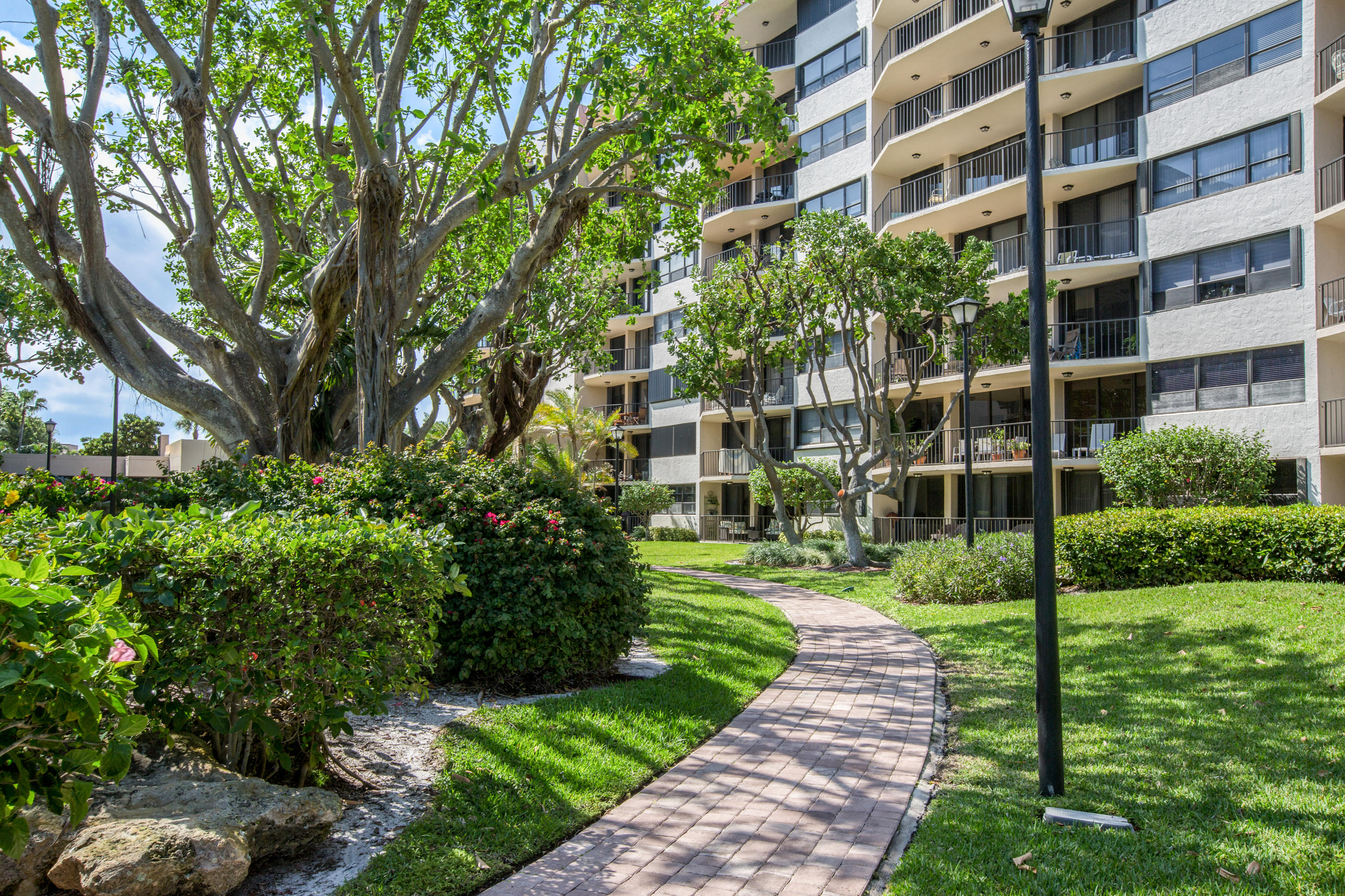 859 Jeffery Street, Unit 303 Boca Raton, FL 33487 - Photo 14 of 23 25