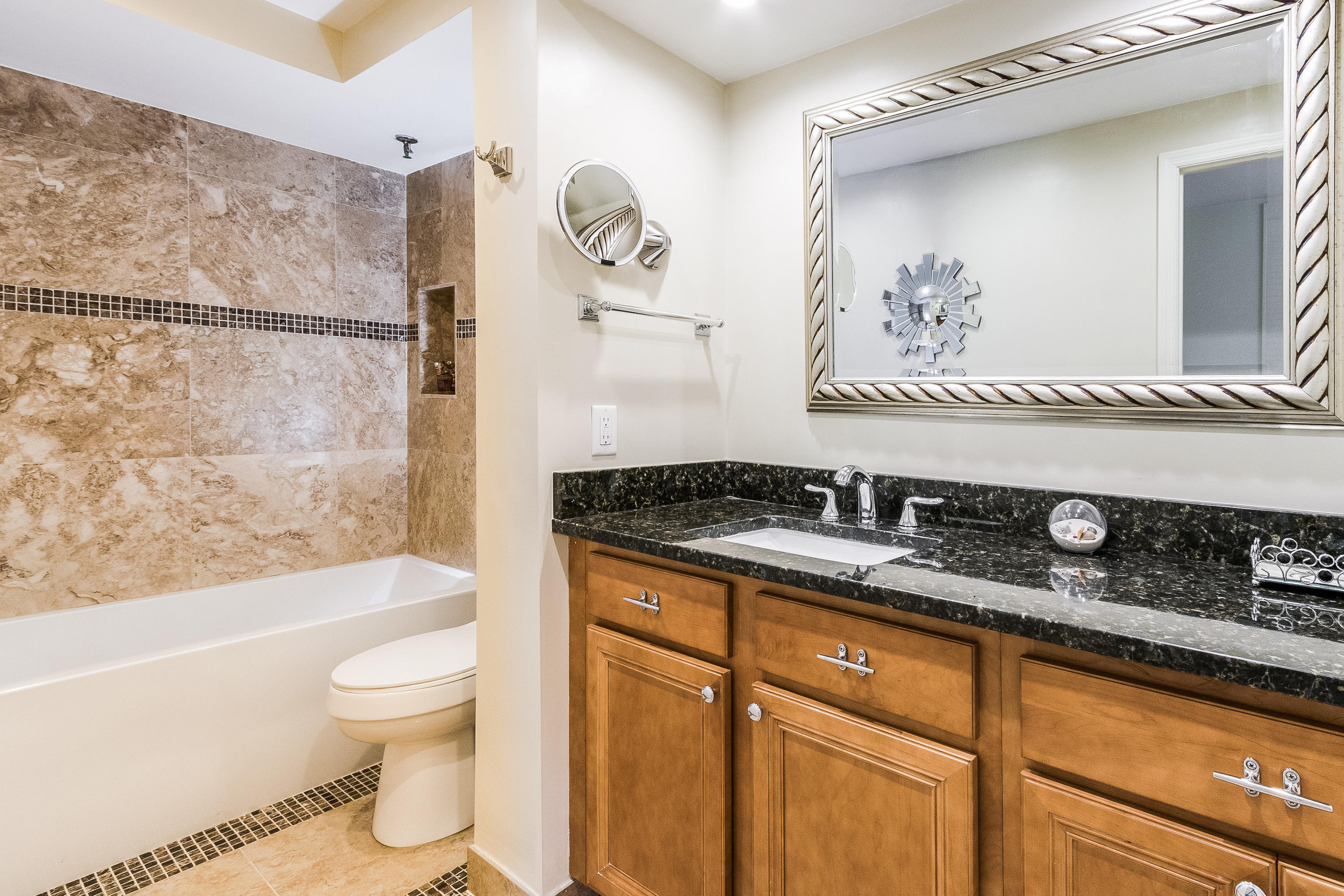 859 Jeffery Street, Unit 303 Boca Raton, FL 33487 - Photo 7 of 23 19