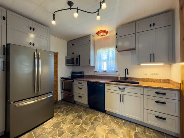 $245,000 | 2 Lincoln Street, Eastport, ME 04631